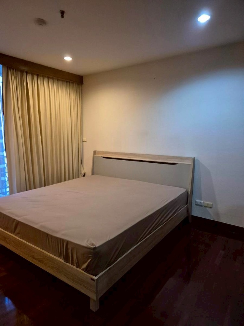 Asoke Place ใกล้ BTS อโศก