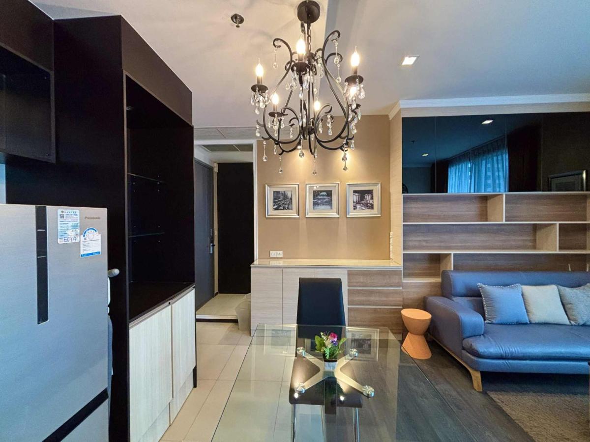 Edge Sukhumvit 23 ให้เช่า ห้องมุม ตกแต่งครบพร้อมเข้าอยู่