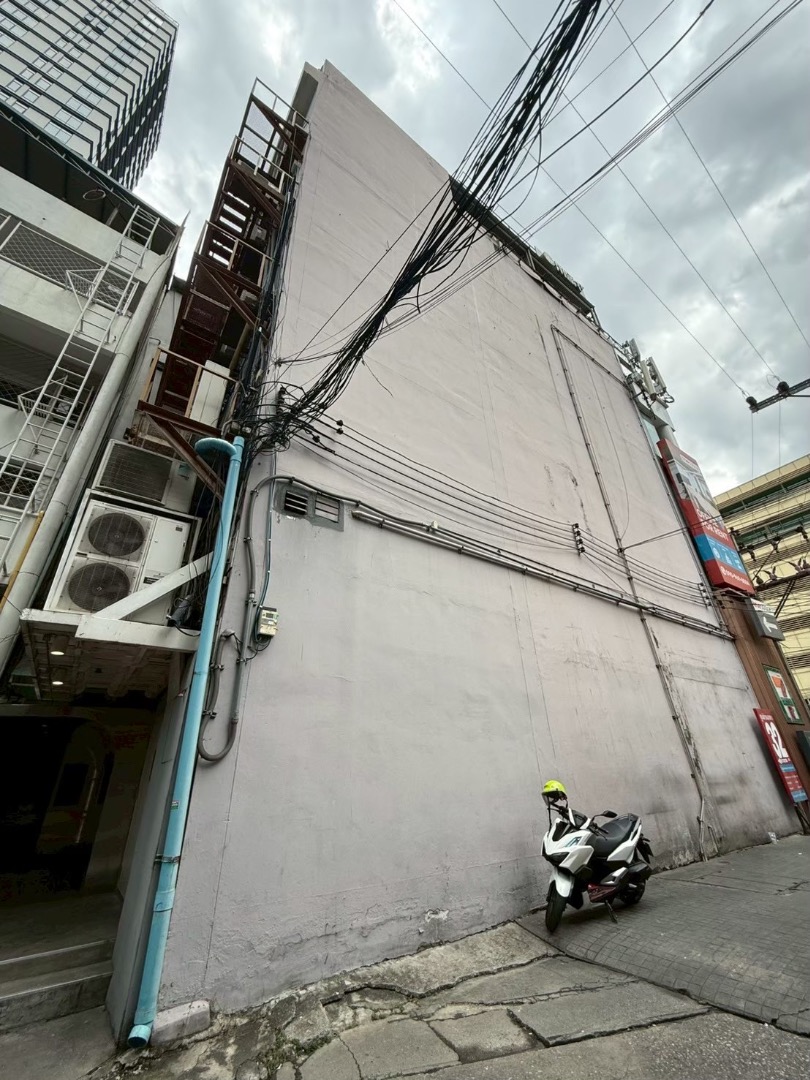 อาคารพาณิชย์ในอโศก