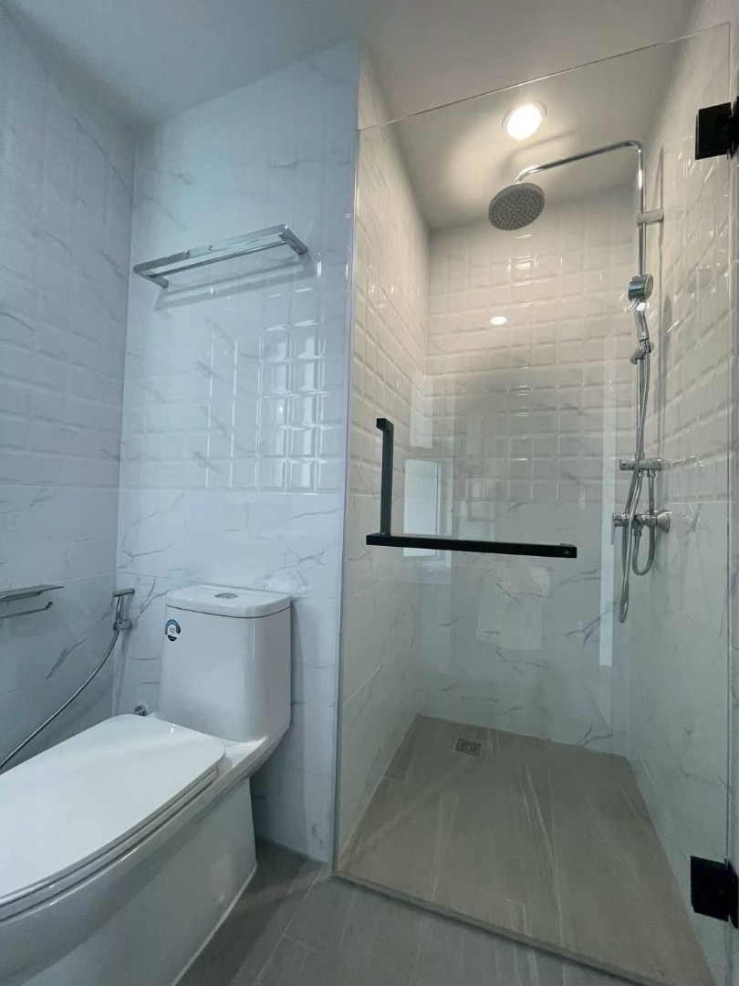  Sathorn House 2 ห้องนอน ห้องสวย รีโนเวตใหม่ (ยังไม่เคยมีใครเข้าอยู่)