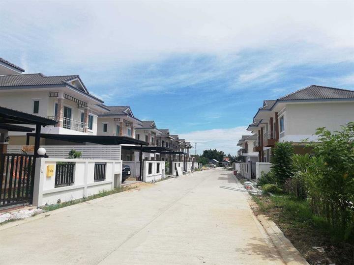 Utrium-Plus-One-Phra-Ngoen