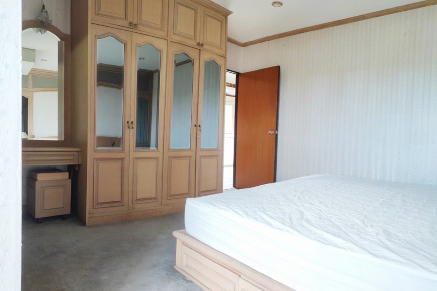 เสนาทิพย์-ลีฟวิ่งเพลส