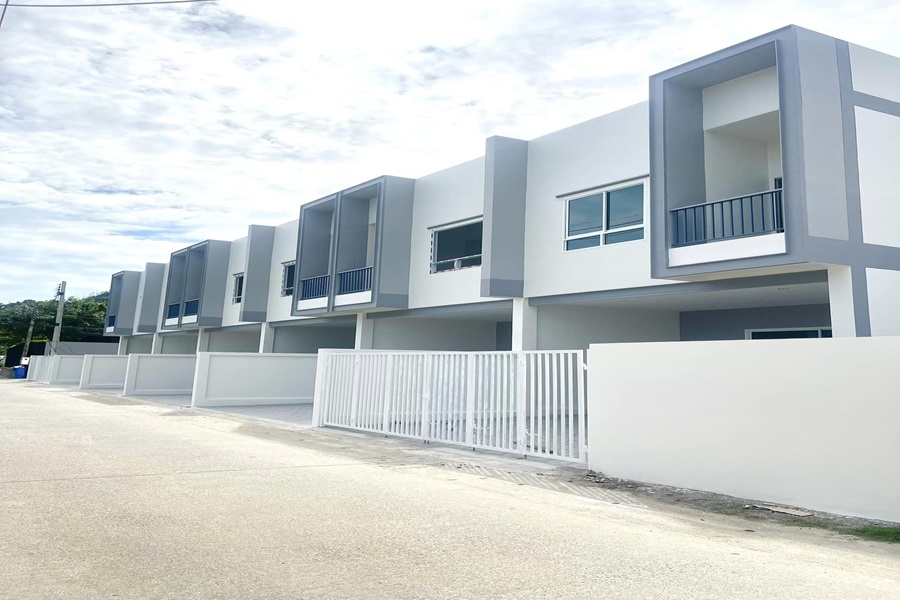 มะลิ-โฮม-ฉลอง